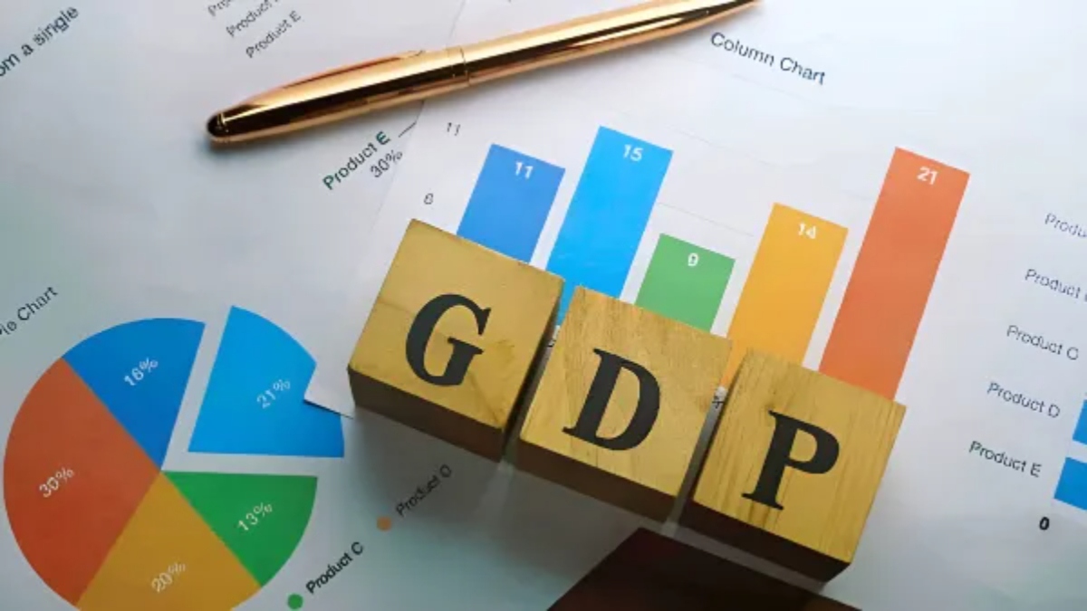 India’s GDP growth slows to a 2-year low of 5.4% in Q2, adding pressure on the RBI to cut rates
