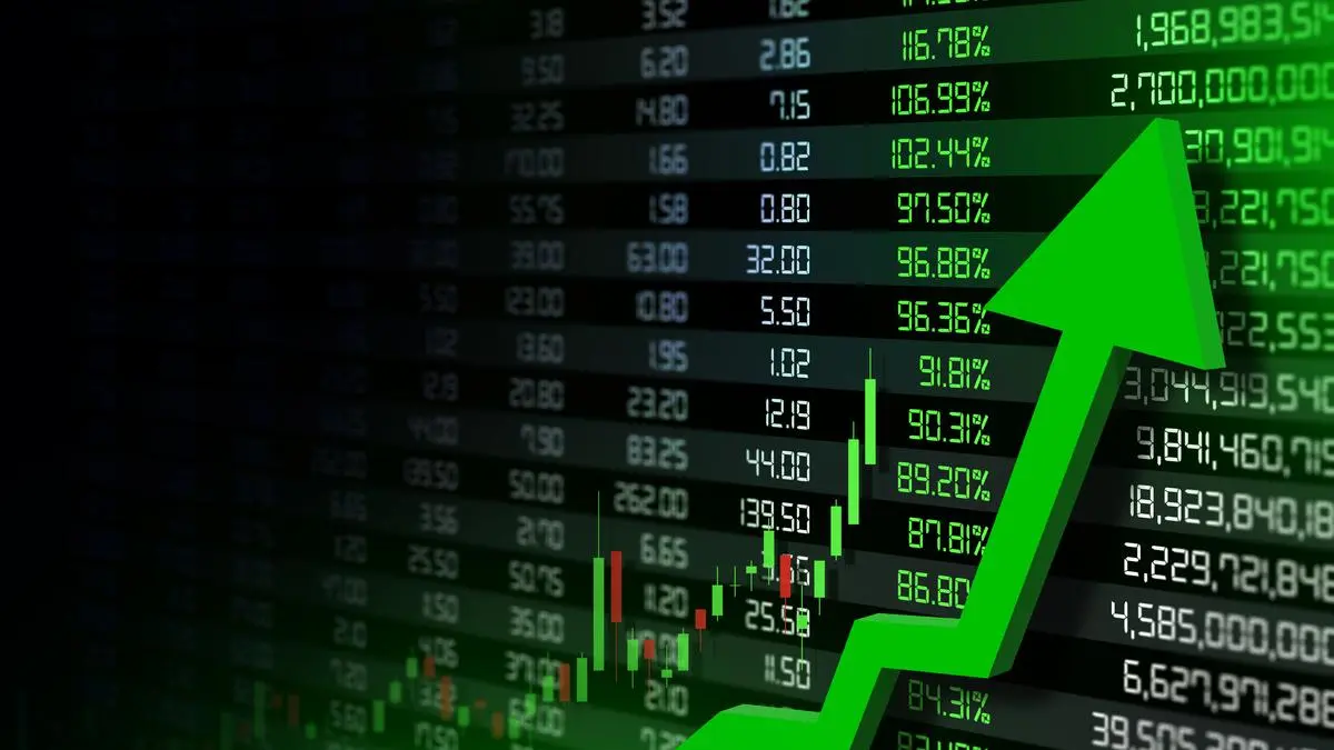 Market Rebound: Sensex Surges 400 Points, Nifty Reclaims 24,700