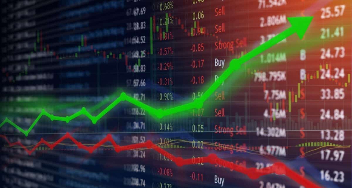 Bulls Maintain Grip: Sensex Climbs 261 Points in Volatile Session Amid Shifting Global Landscapes